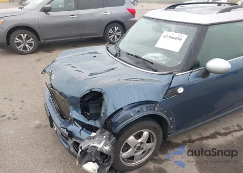 2010 Mini Cooper Clubman z USA, uszkodzony, nr VIN WMWML3C55ATX51447